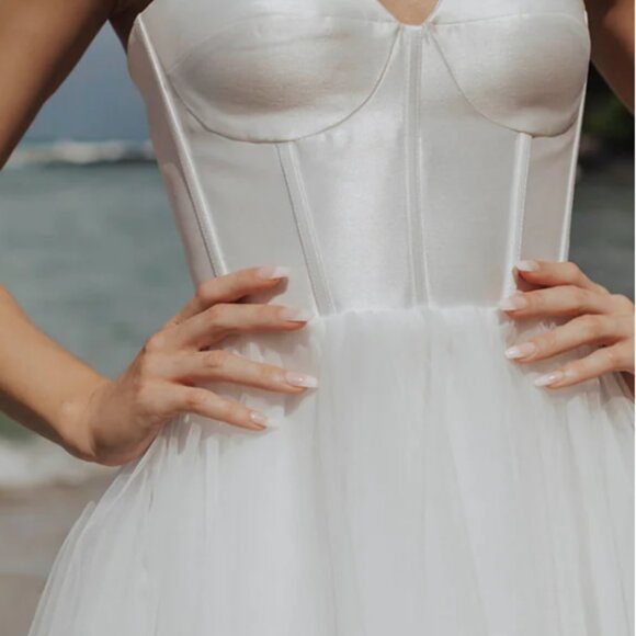 UNTAMED PETALS BY AMANDA JUDGE White Strapless Wedding Dress - Picture 3 of 7